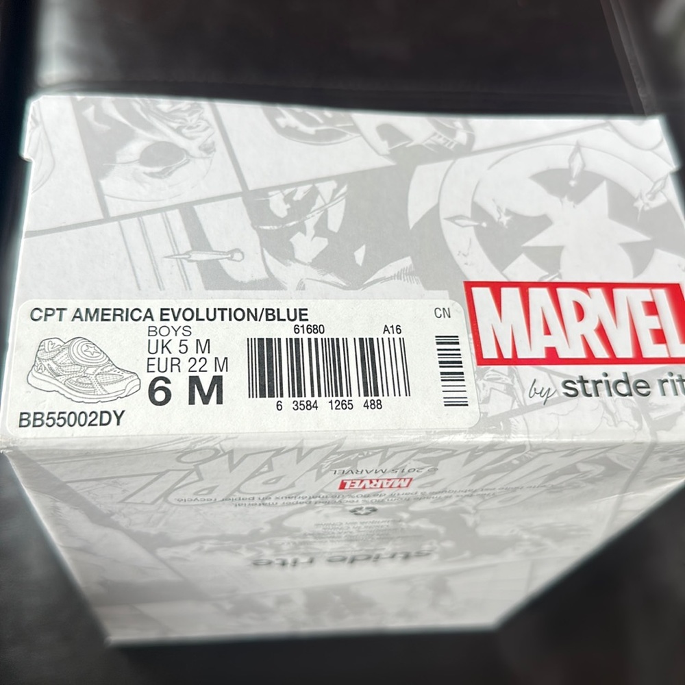 Stride Rite Marvel Limitied Edition Captain America Tennis Shoes